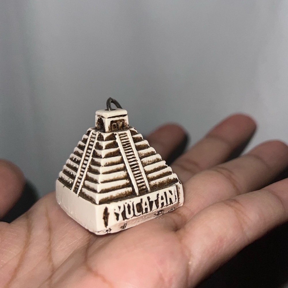 Yucatán, Mexico souvenir pyramid key charm